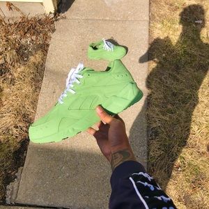 Reebok customs sz 9.5